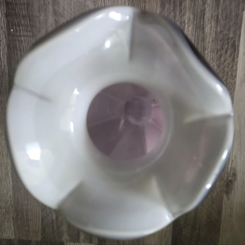 Vintage 1950s Amethyst Cased Glass Ruffled Vase Scalloped Ribbed Art Glass Retro - Picture 4 of 7